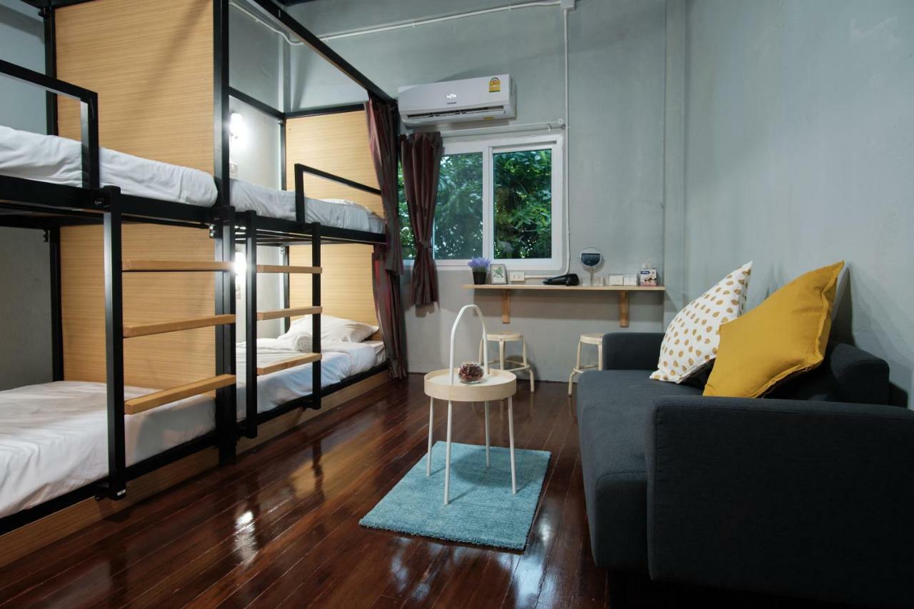 Private Stay Hostel Bangkok Bagian luar foto